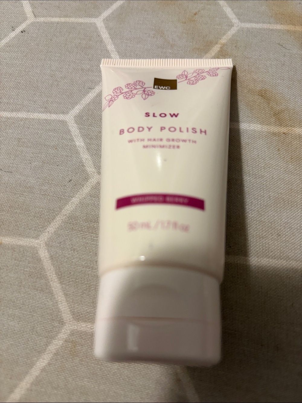 Slow Body Polish Exfoliant - White with Pink Accents